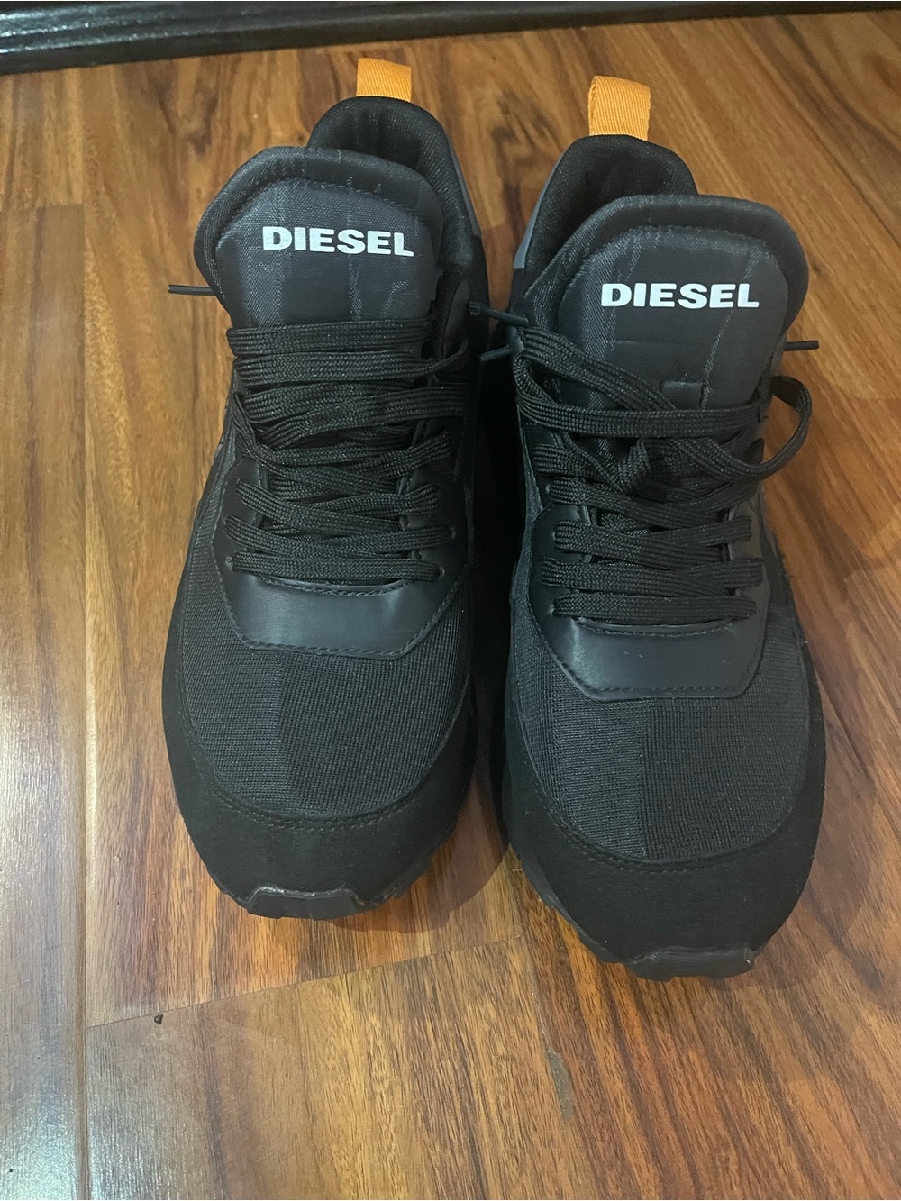 Diesel S- TYCHE Low Cut Black Sneakers Size 10.5 (Y02635) with Orange Heel Tabs